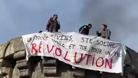 Die Franzosen haben die Revolution ausgerufen!
