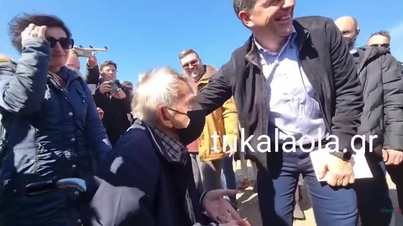 ΠΑΠΠΟΥΣ ΣΕ ΤΣΙΠΡΑ............