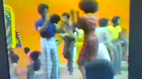 Soul Train Dancers Let Me Be Your Lovemaker 1973 (Betty Wright)