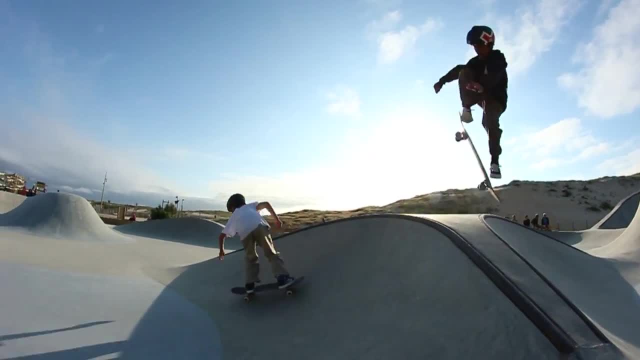 SUNNY SATURDAY IN THE SKATEPARK