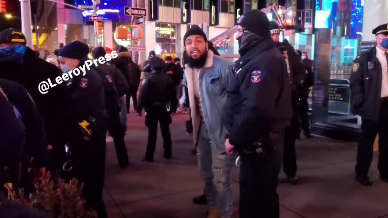 Unvaccinated Protesters ARRESTED in NYC