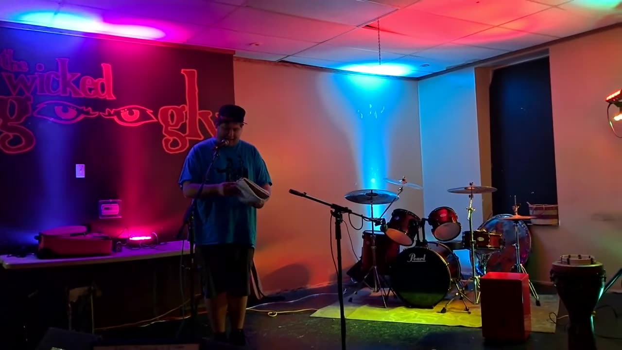 Stand Up Comedy: Cocaine Addicts Are AWEFUL CRIMINALS!!!!! TOTALLY NOT SACASTIC AT ALL!!!
