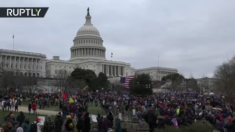 Trump supporters storm the Capitol during a congressional meeting