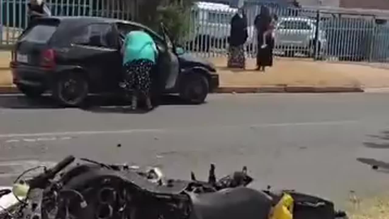 Roodepoort accident between taxi and motorcycle 2