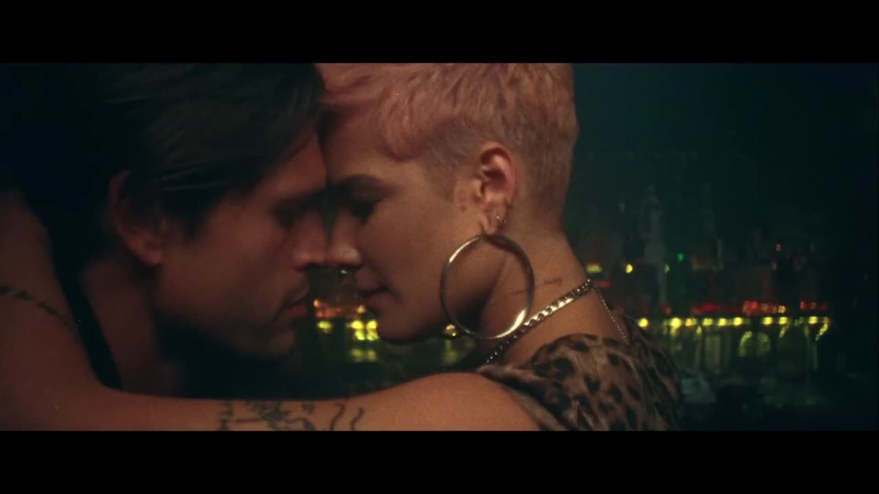 Halsey - Without Me