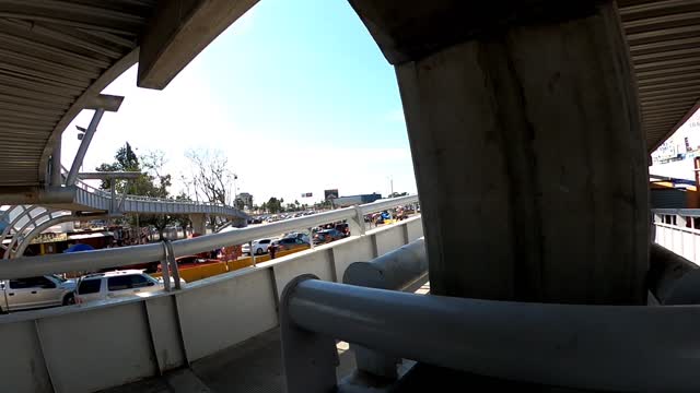 Crossing 🚸 Legally 🎼