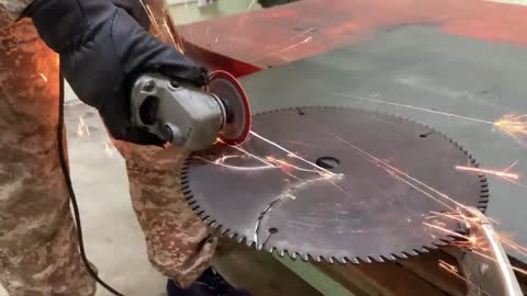 My Forge - Broken Saw Blade / Beautiful Ax Maker