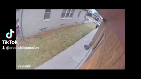 Guy Steals Package Off Doorstep