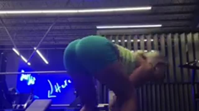 Gym Girls Life Flashes Before Her Eyes _sweat_smile