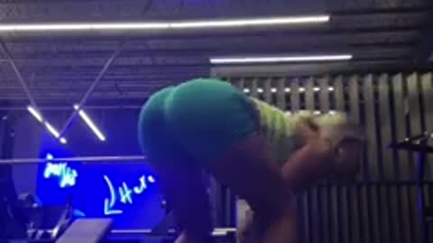 Gym Girls Life Flashes Before Her Eyes _sweat_smile