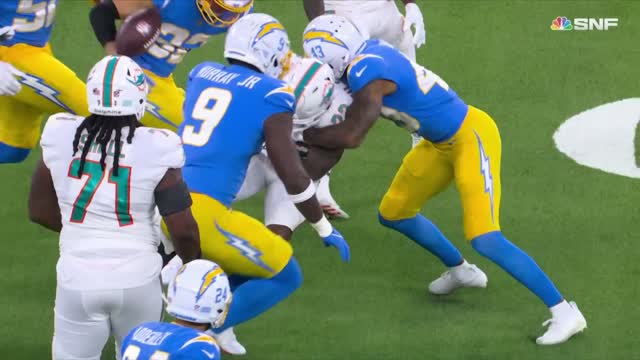 Interesting way to put the ball in Tyreek Hill's hands