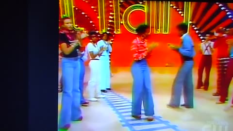 Earth Wind and Fire Mighty Mighty 1974 Soul Train Dancers