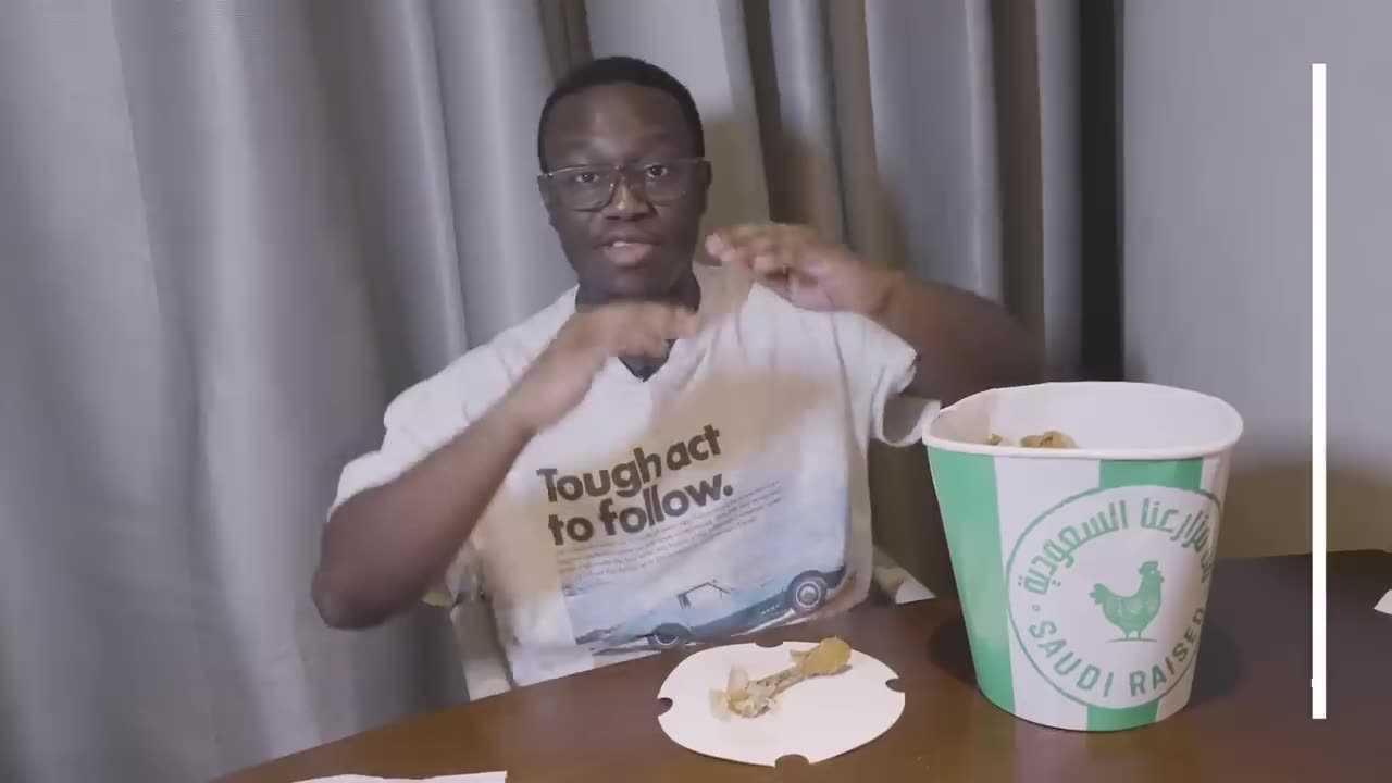 Black guy try saudi kfc for the first time