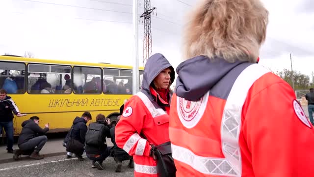 Evacuation buses from Mariupol arrive in Zaporizhzhia