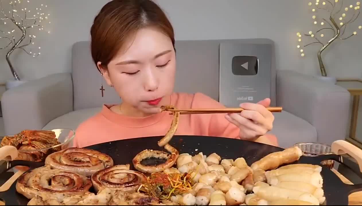 Crazy Asiat's BEST ASMR MUKBANG. SPICY FOOD, BLACK NOODLES, CHICKEN, BEEF TRIPE, BRAISED BEEF