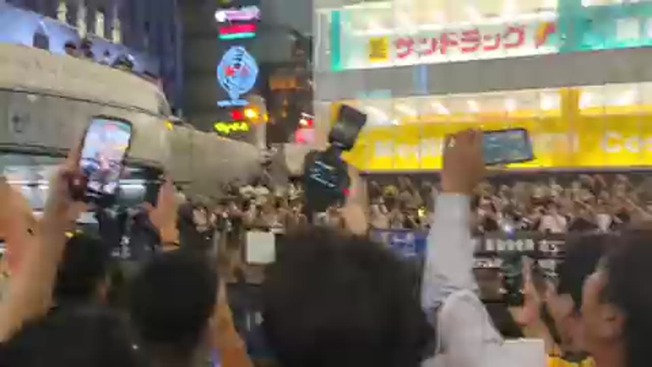 阪神優勝で道頓堀川にダイブ…大腸菌まみれに。。。 #itlatoday