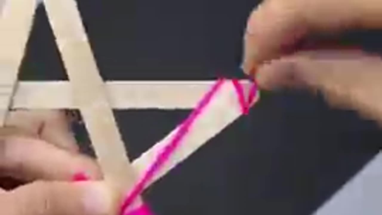 popsicle sticks and wool to make cute little starfish handmade DIY parent-child handmade tur