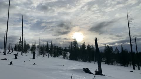 Hello Sunshine! – Potato Hill Sno-Park – Central Oregon – 4K
