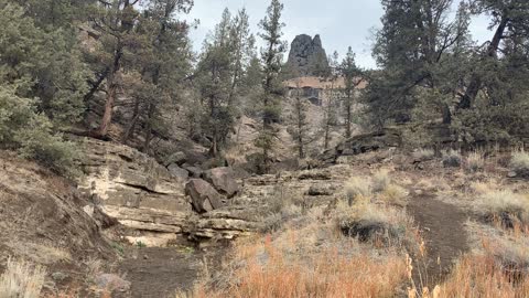 Central Oregon – Steelhead Falls – Beautiful Rock Formations