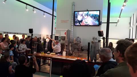 German Museum - Liquid nitrogen experiments