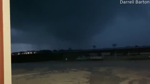 Tornado in Decatur, Texas || ViralHog