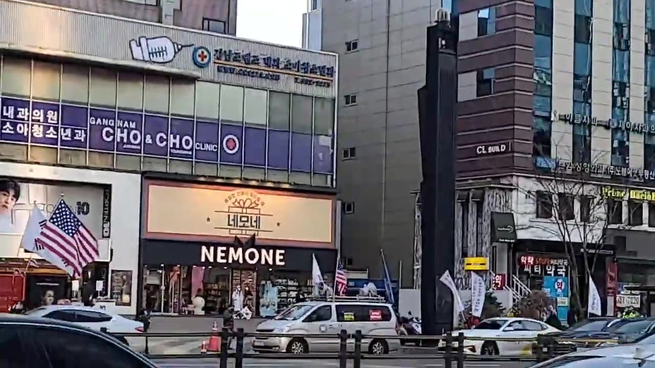 20210404_V3_S03(P5IgCeQzx68)오늘도 강남역에 나타난 거리행진! 행진 이유는_