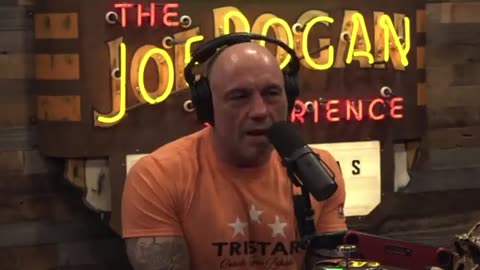 Joe Rogan And Russell Brand Talk About Bill Gates Profited From Vax