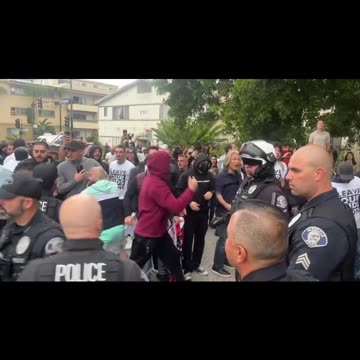 Antifa Attacks Parents in Glendale,CA #fight #streetfight #antifa
