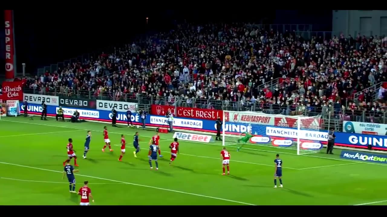 Kylian Mbappé Unleashed: Incredible Goals and Skills