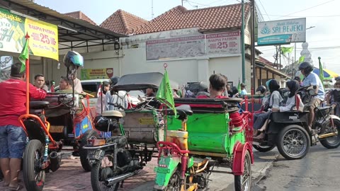 EXPLORE JOGJA WITH PEDICAB (SUPPORT ( INDONESIA )