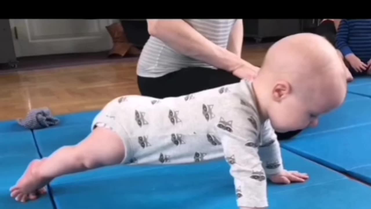 Perfect plank baby 😳😲