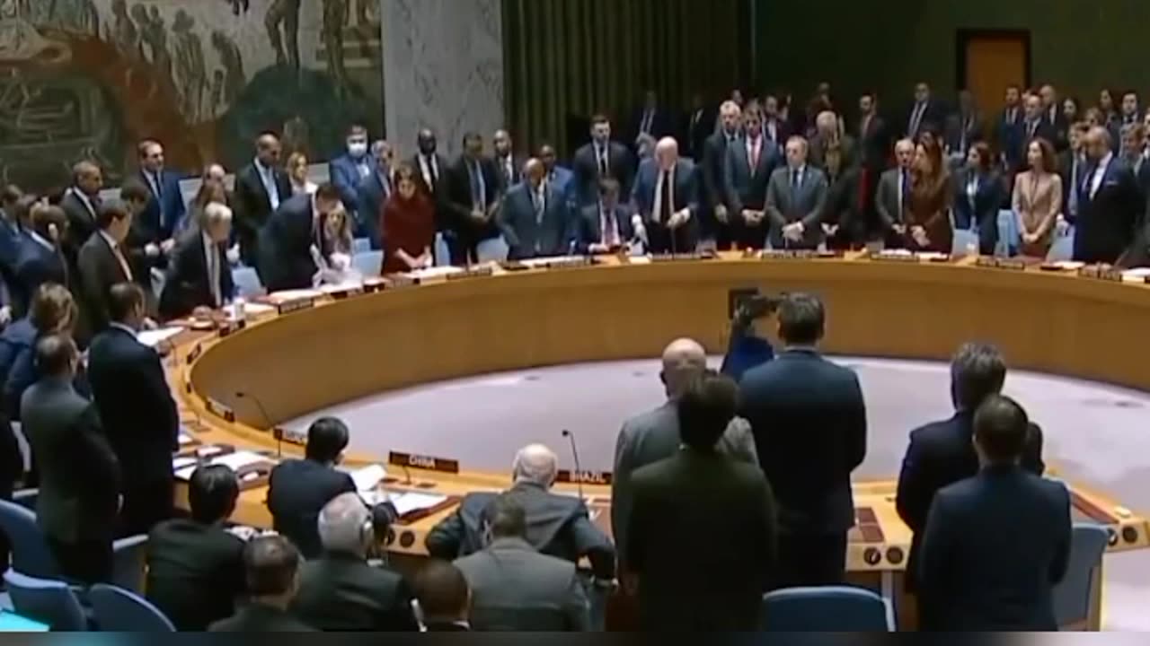 Russia INTERRUPTS minute's silence for victims of Ukraine at the UN