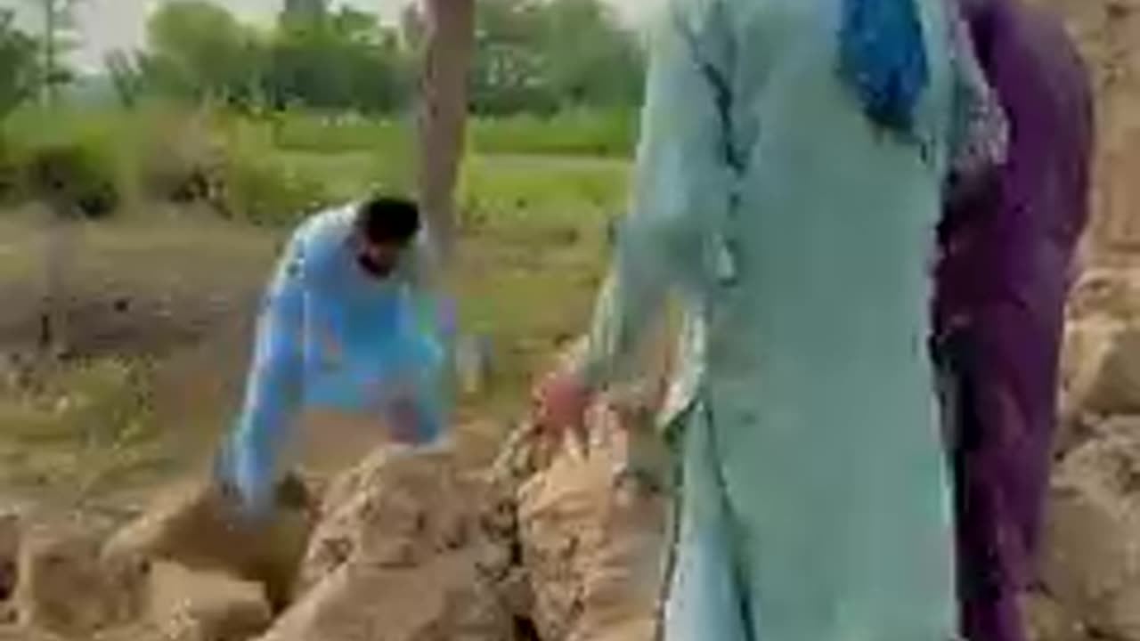 Khazana dhondna mehang par gia