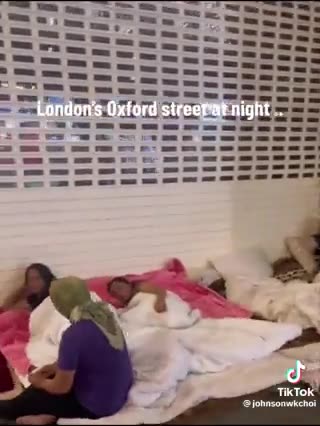 ΣΤΟ ΜΕΤΑΞΥ ΣΤΟ ΛΟΝΔΙΝΟ