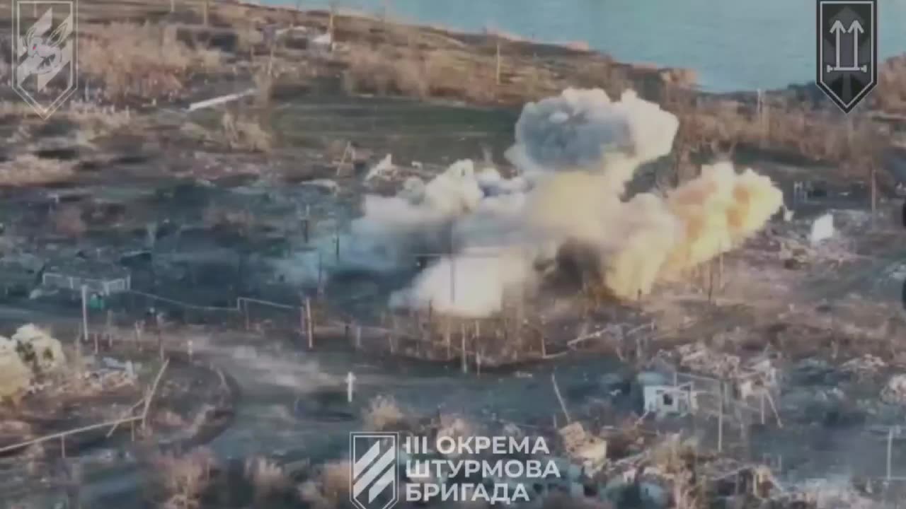 HIMARS Strike Demolishes the Ruins of a Large Russian- Occupied Building