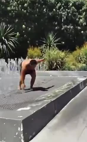 What happened to Hollywood？