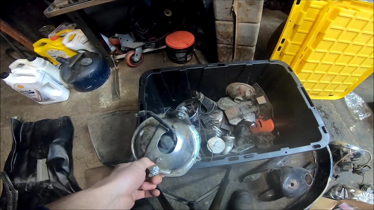 1959 Triumph Tiger cub diving in to the parts, part 1