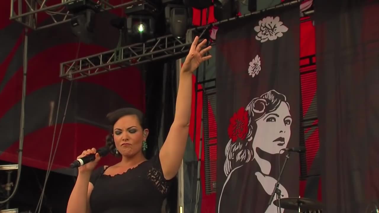 Caro Emerald Live - A Night Like This @ Sziget 2012