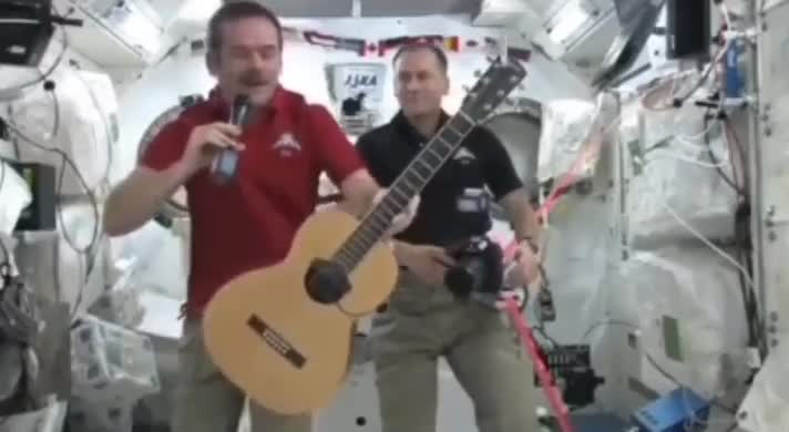 Astronaut explains how zero gravity affects the way he plays guitar