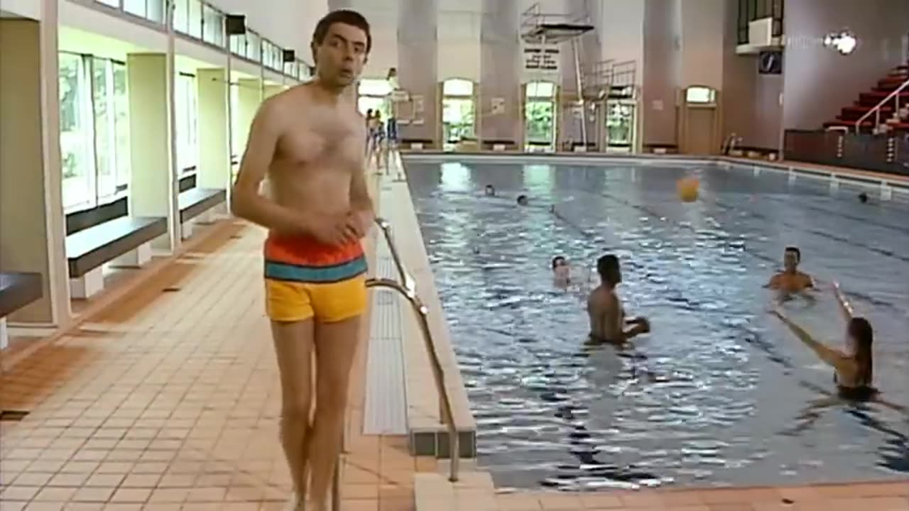 DIVE Mr Bean! | Funny Clips | Mr Bean Official