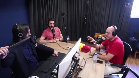 A GENIALIDADE PERVERSA DO BOLSONARO À Deriva Podcast