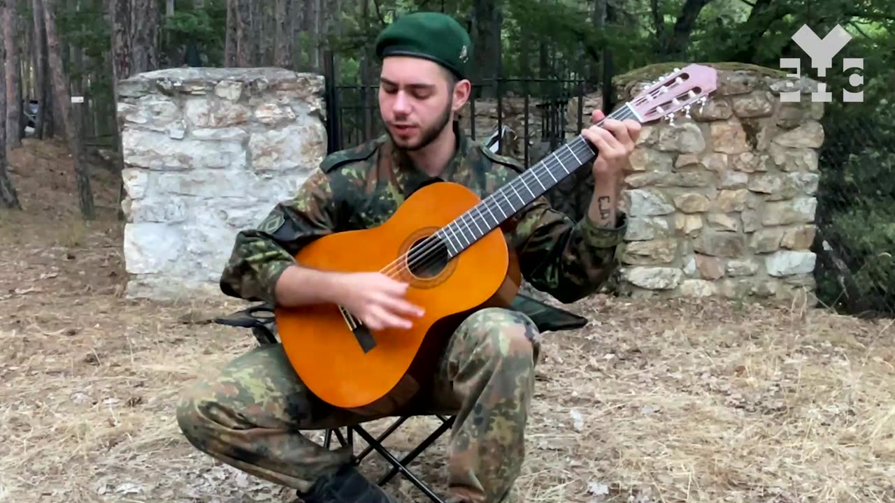 Изпълнение на "Ранен ми лежи Тодор Александров" с акустична китара