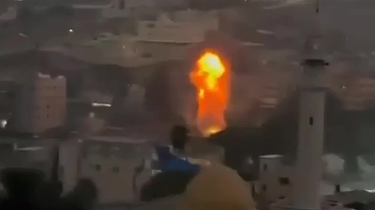 🚗 💥 Explosion of an Israeli Armored Vehicle in Nur Al Shams | Real Combat Footage