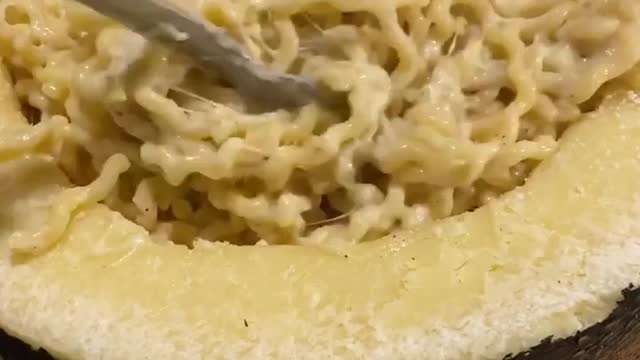 Ecco il nostro cacio e pepe, fino al momento dell’impiattamento