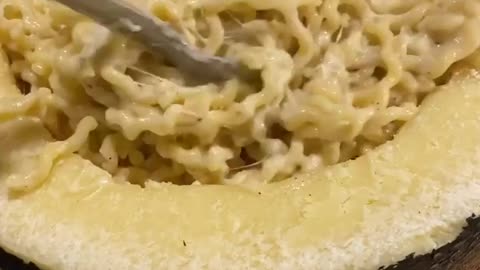 Ecco il nostro cacio e pepe, fino al momento dell’impiattamento