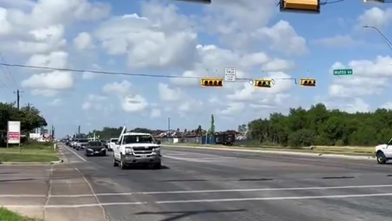 New footage of Kamala Harris supporters rallying in Southern Texas