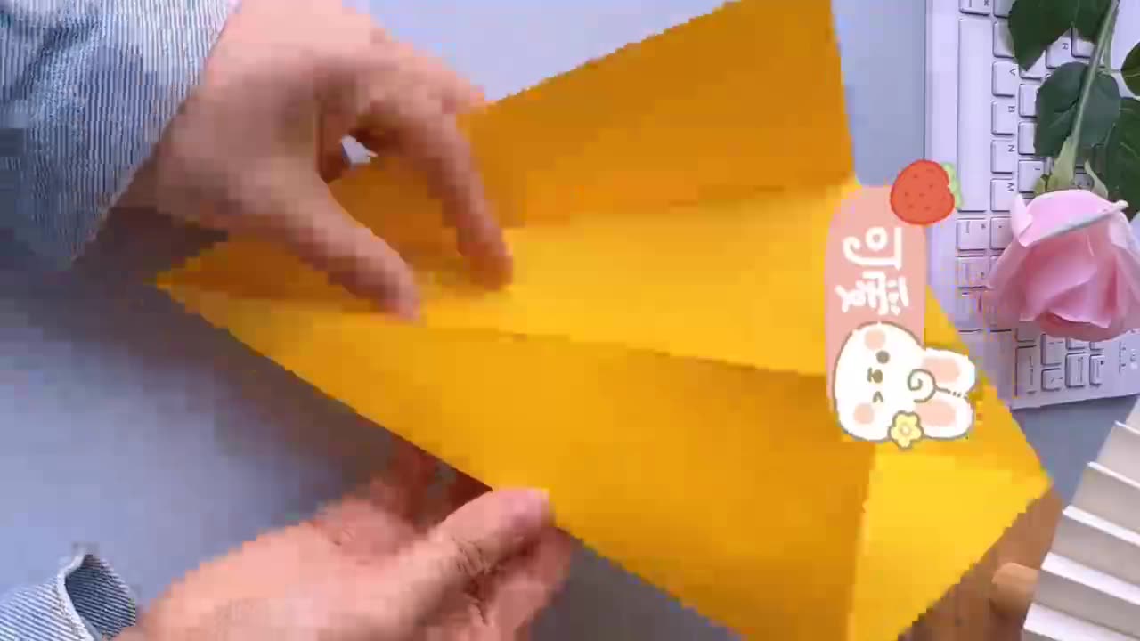 The cute little shark is coming! Simple and fun, come and try it!