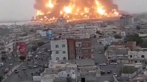 Yemeni Port Completely on Fire.