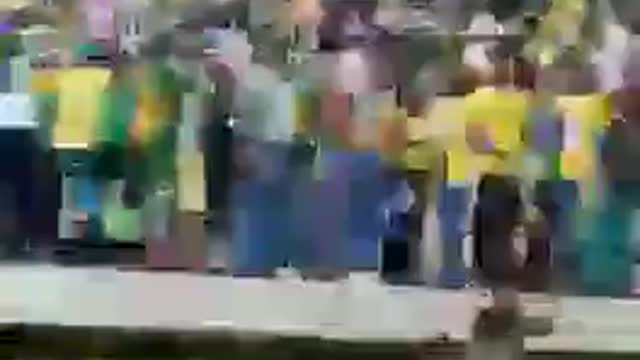 PATRIOTAS SENDO ATACADOS PELA POLÍCIA NO CONGRESSO NACIONAL