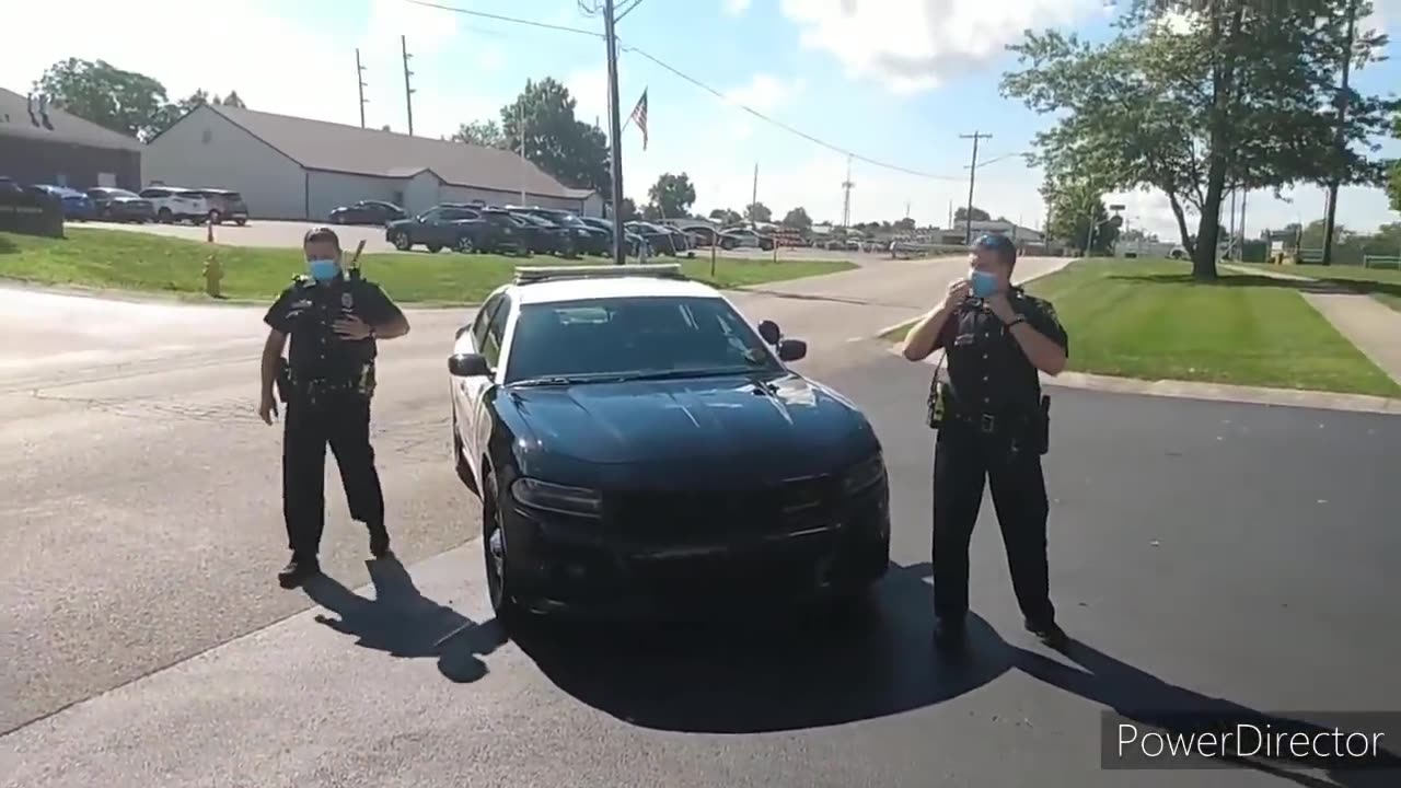 SUSPICIOUS IS GROUNDS FOR DETAINMENT cops owned I don't answer questions first amendment audit